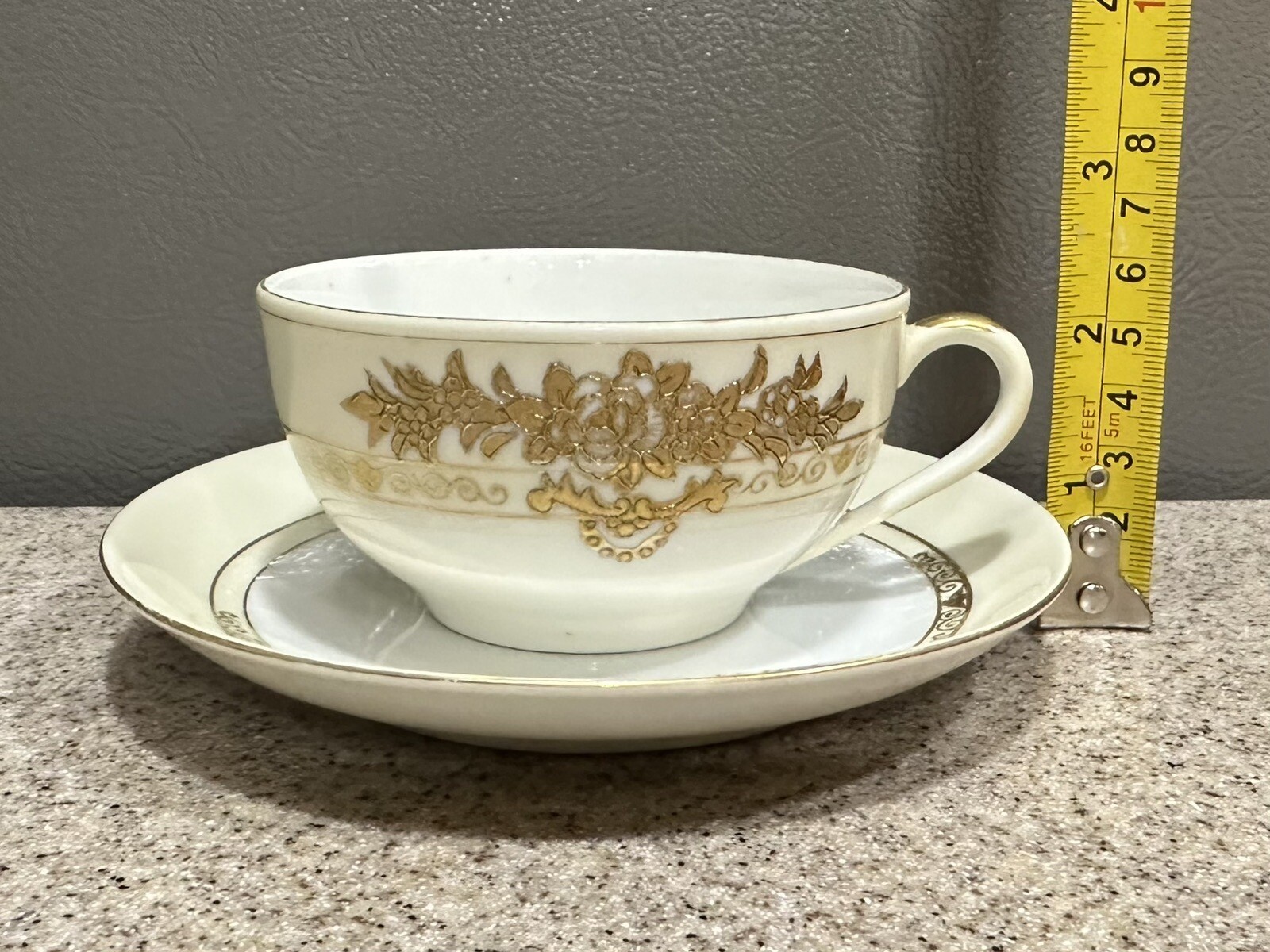 【白磁に金の花が帯を成す】オールドノリタケ 金盛 花文 カップ&ソーサー 金彩 - 画像 (2)