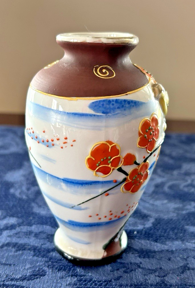 【盛上の小鳥が枝にとまる】オールドノリタケ 盛上 梅に小禽文 花瓶 色絵 - 画像 (3)
