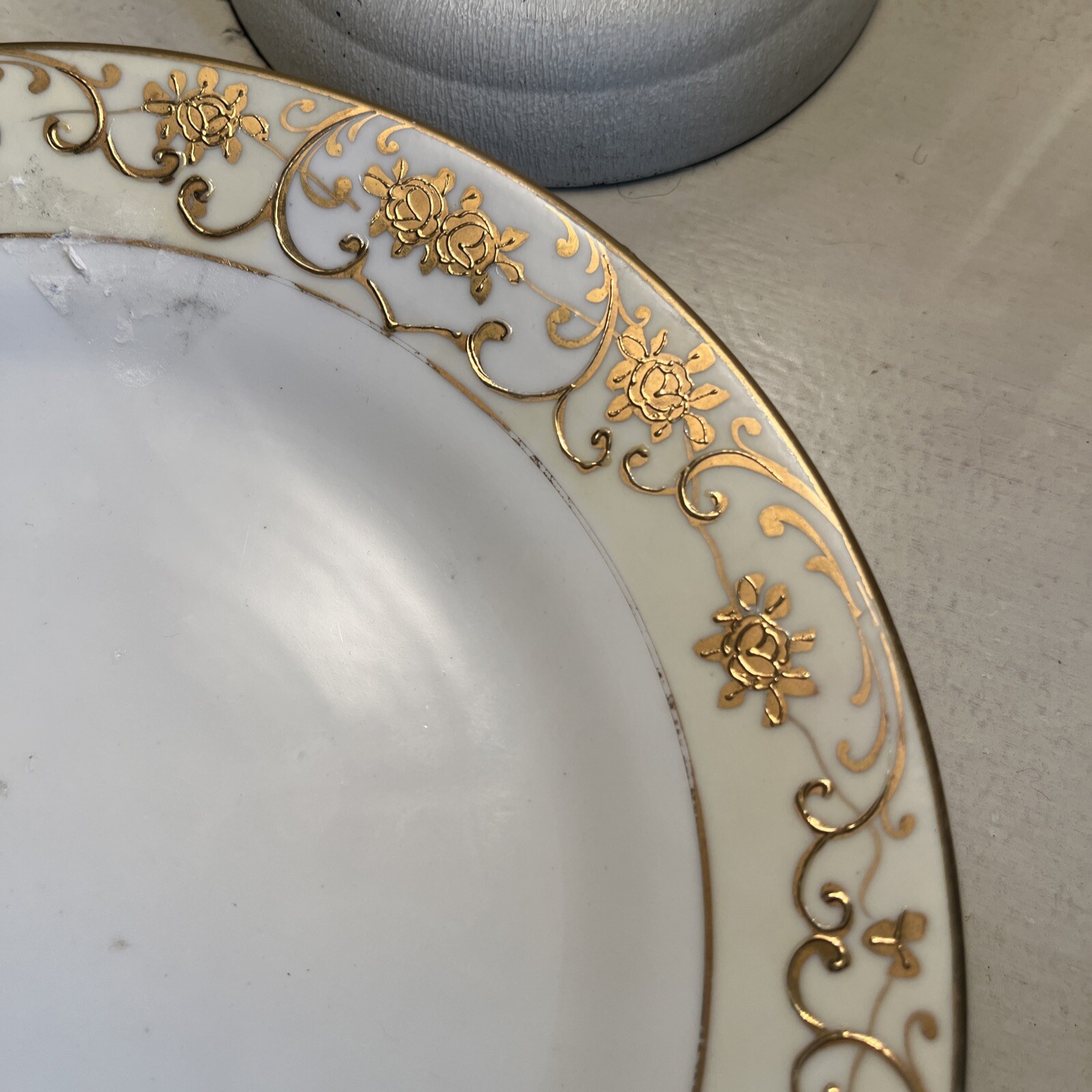 【金の薔薇唐草が縁を巡る】オールドノリタケ 金盛 花唐草 飾皿 金彩 - 画像 (2)