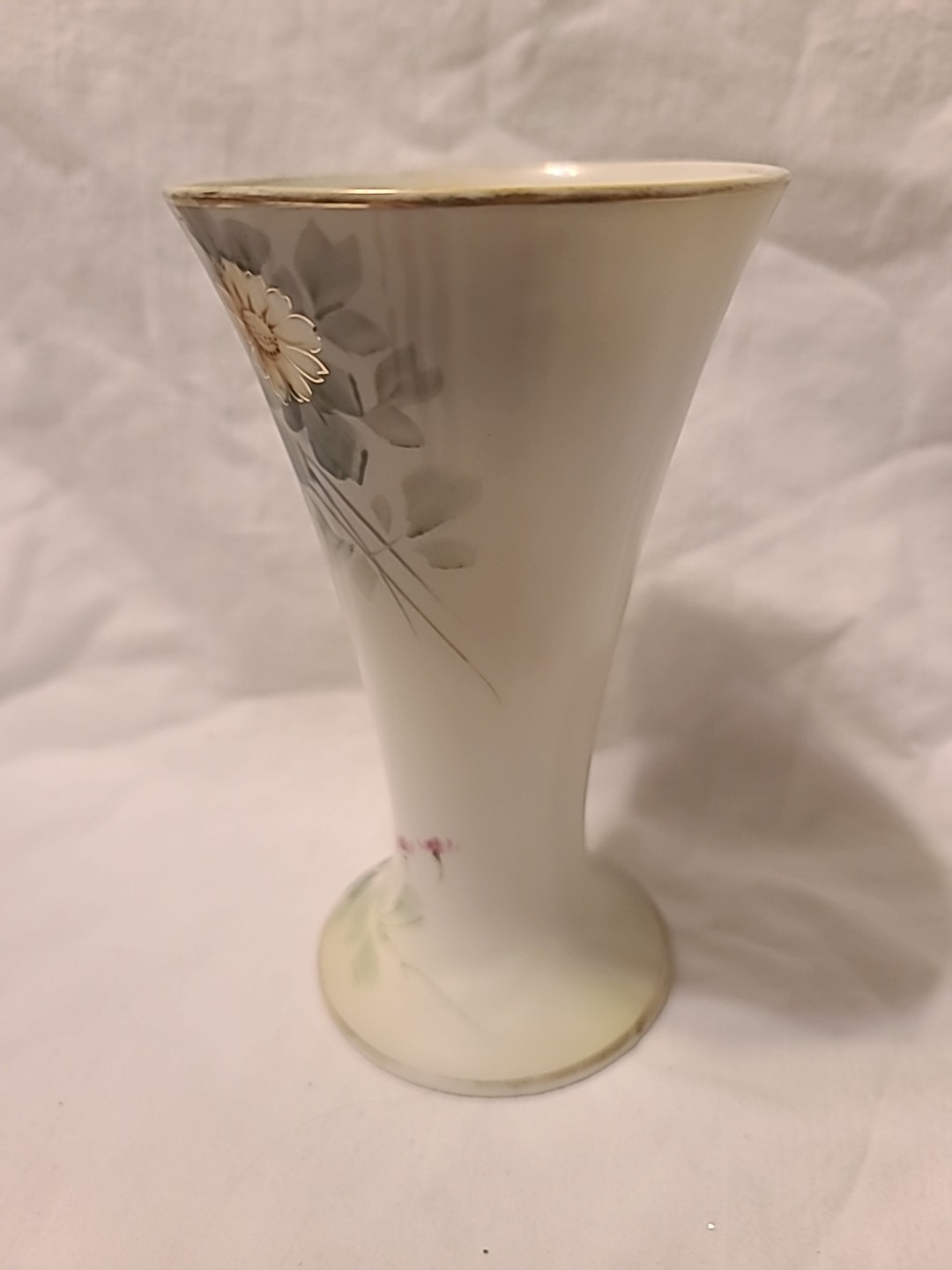 【白い花がのぼる清らかな器】オールドノリタケ 手描き 花文 花瓶 金彩 - 画像 (2)
