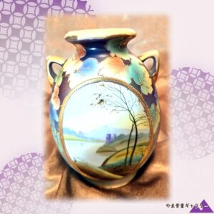 【湖のむこうに古城が霞む】オールドノリタケ ビーディング 木の葉文 両耳花瓶 金彩
