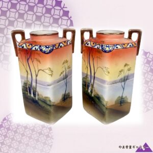 【夕焼けの湖畔が二つ並ぶ】オールドノリタケ 手描き 風景文 角形花瓶 一対 金彩