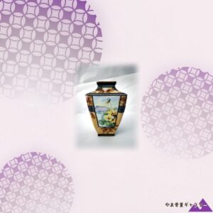 【四つの窓に秋が並ぶ】オールドノリタケ 盛上 花文 四方花瓶 風景文