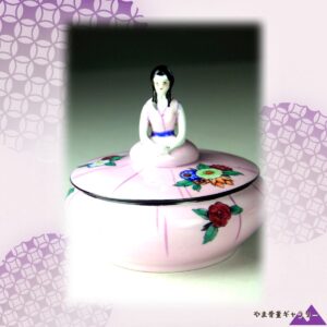 【桜色の裾にひらく野の花】オールドノリタケ デコレディ 花文 パウダーボックス