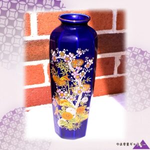 【金の霞に梅が咲きつぐ】コバルト 色絵金彩 梅菊花鳥文 八角花瓶