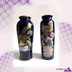 【雪の岩に降りた金の雉】コバルト金彩 雉に牡丹文 花瓶 一対
