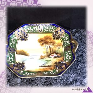 【川辺の家に金の額が付く】オールドノリタケ 金盛 風景文 両手付飾鉢 コバルト金彩