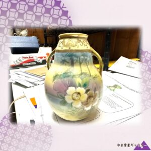 【霧の林に野薔薇がのぞく】オールドノリタケ 手描き 野薔薇文 林間風景文 両耳花瓶 金彩