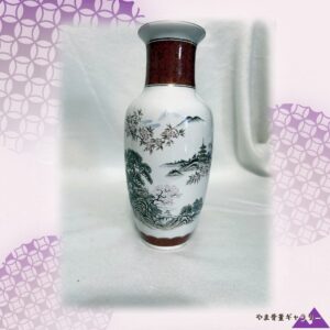 【朱の帯が山水を抱く】九谷 色絵金彩 山水文 花瓶