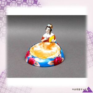 【扇をかざす青い裾の令嬢】オールドノリタケ デコレディ ラスター彩 薔薇文 小皿