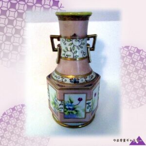 【桃色の地に春の窓がならぶ】オールドノリタケ ビーディング 花文 六角花瓶 金彩