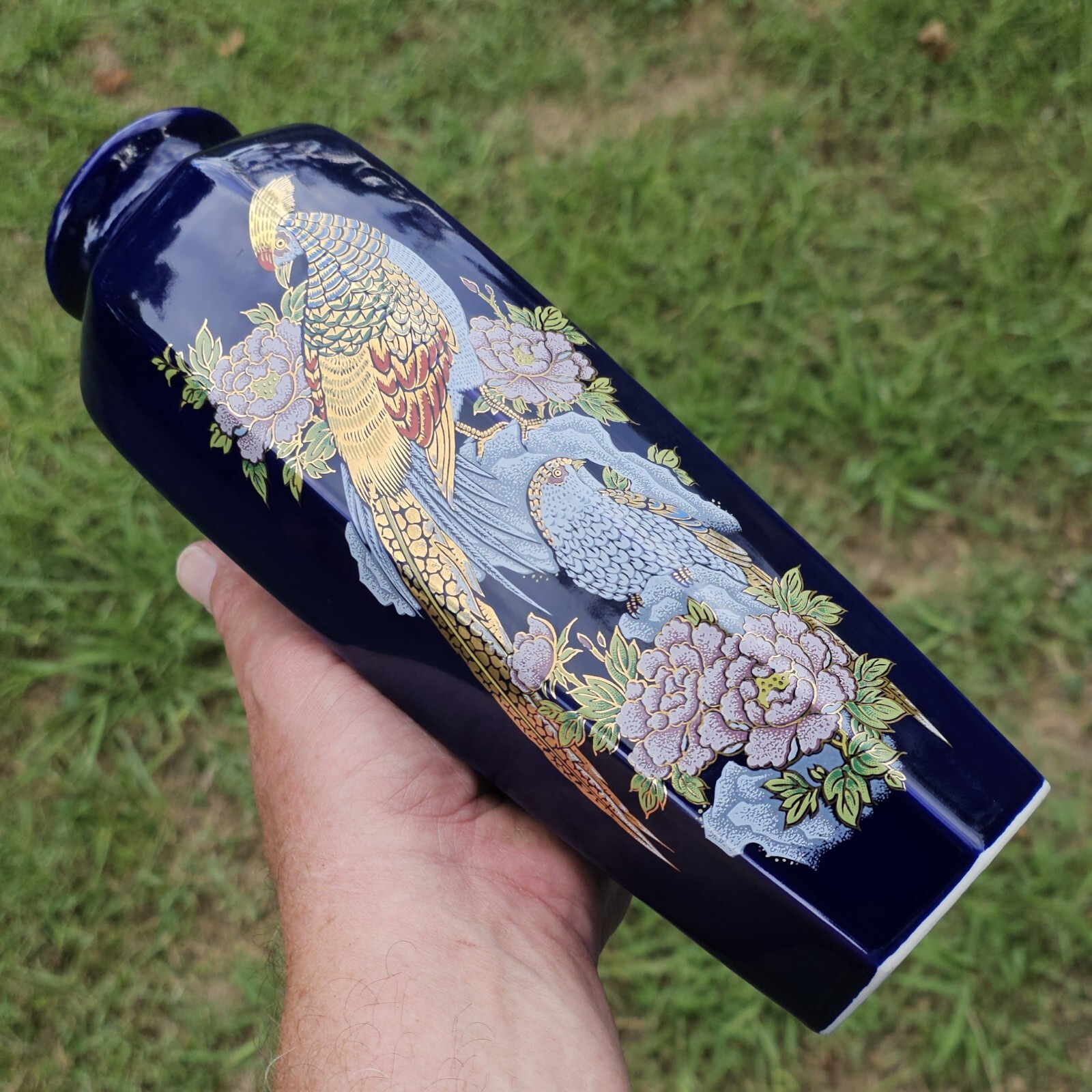 【六稜を昇る金の錦鶏】コバルト金彩 花鳥文 六角花瓶 - 画像 (3)