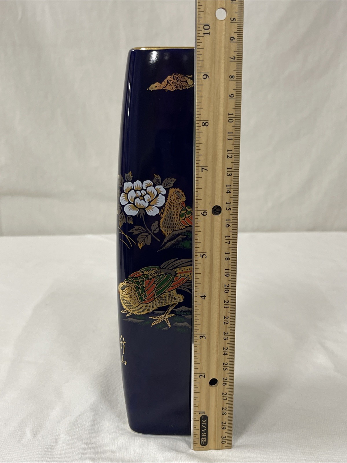 【藍の板に描かれた一幅の絵】コバルト金彩 花鳥文 扁壺形花瓶 - 画像 (2)