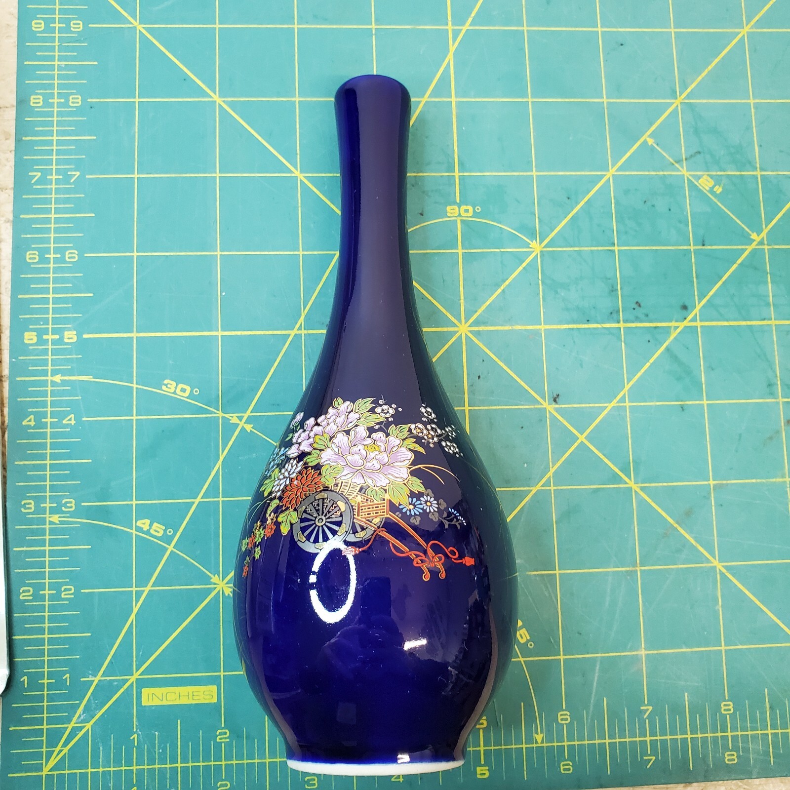 【一輪のためだけに伸びた首】コバルト金彩 花車菊文 細首一輪挿 - 画像 (3)