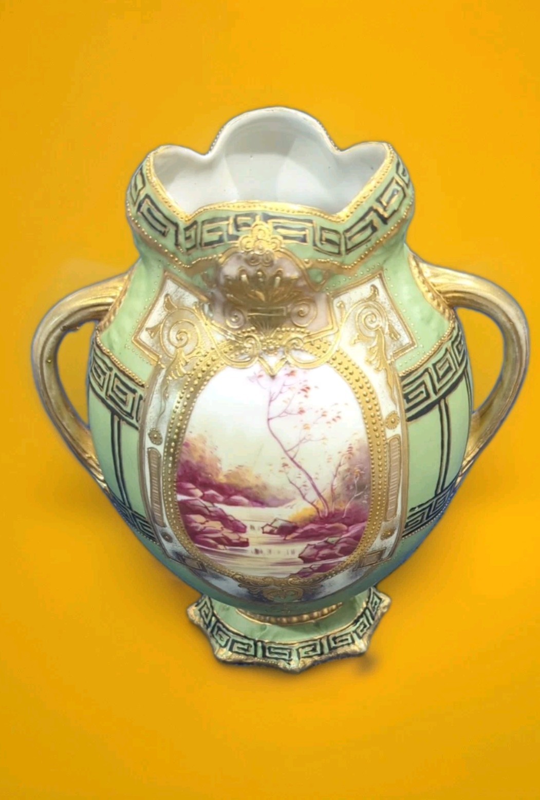 【金の額に囲われた紅の渓】オールドノリタケ 金盛 ビーディング 風景文 両耳飾壷 - 画像 (3)