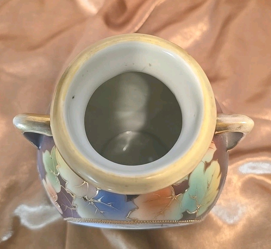 【湖のむこうに古城が霞む】オールドノリタケ ビーディング 木の葉文 両耳花瓶 金彩 - 画像 (2)