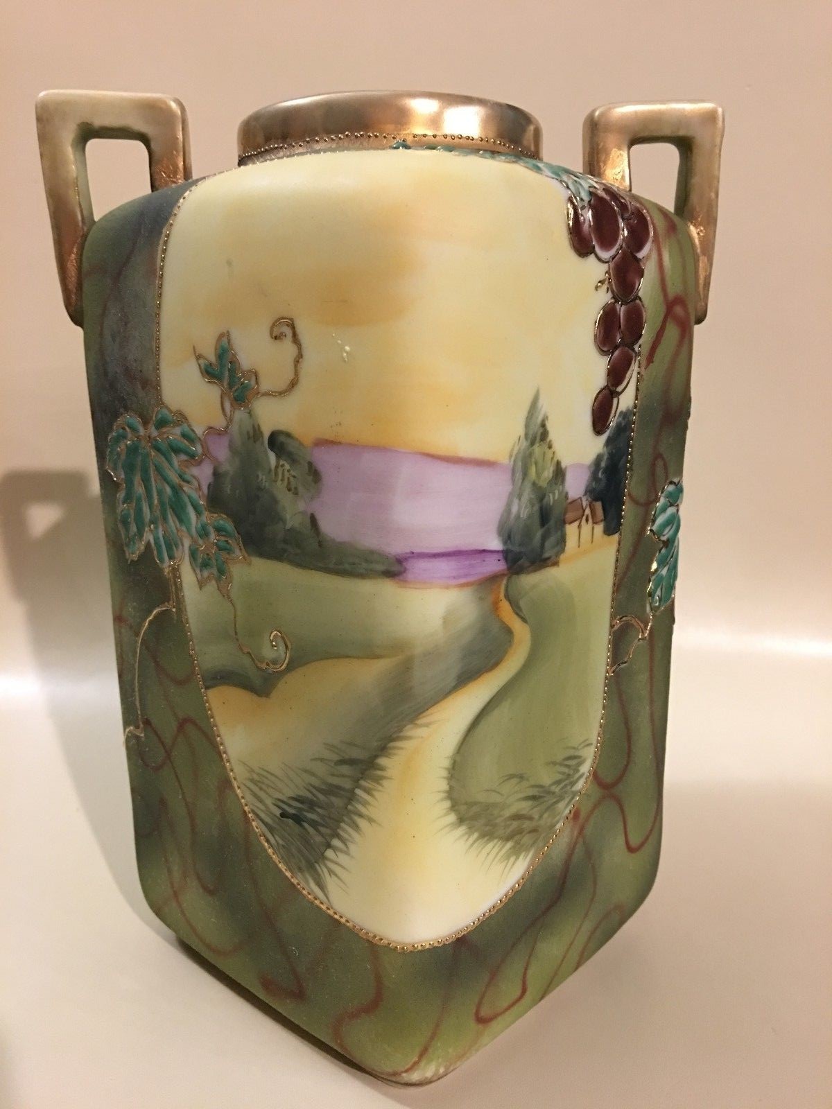 【金の蔓が葡萄を吊るす】オールドノリタケ 盛上 葡萄文 両耳花瓶 金彩 - 画像 (2)