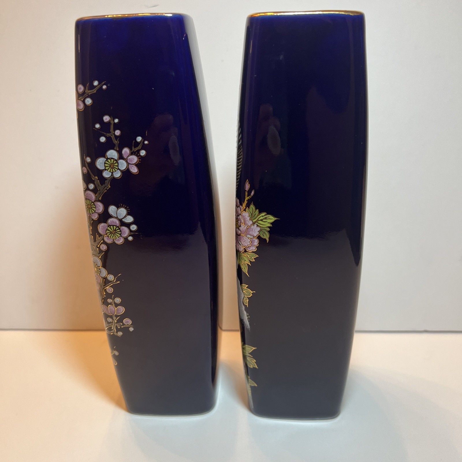 【春と秋が向かい合う二本】コバルト金彩 桜文 花鳥文 角花瓶 一対 - 画像 (3)