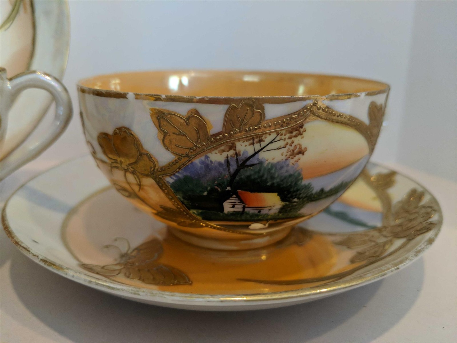 【湖の白鳥に金蝶が寄る】オールドノリタケ 金盛 風景文 カップ&ソーサー ラスター彩 - 画像 (2)
