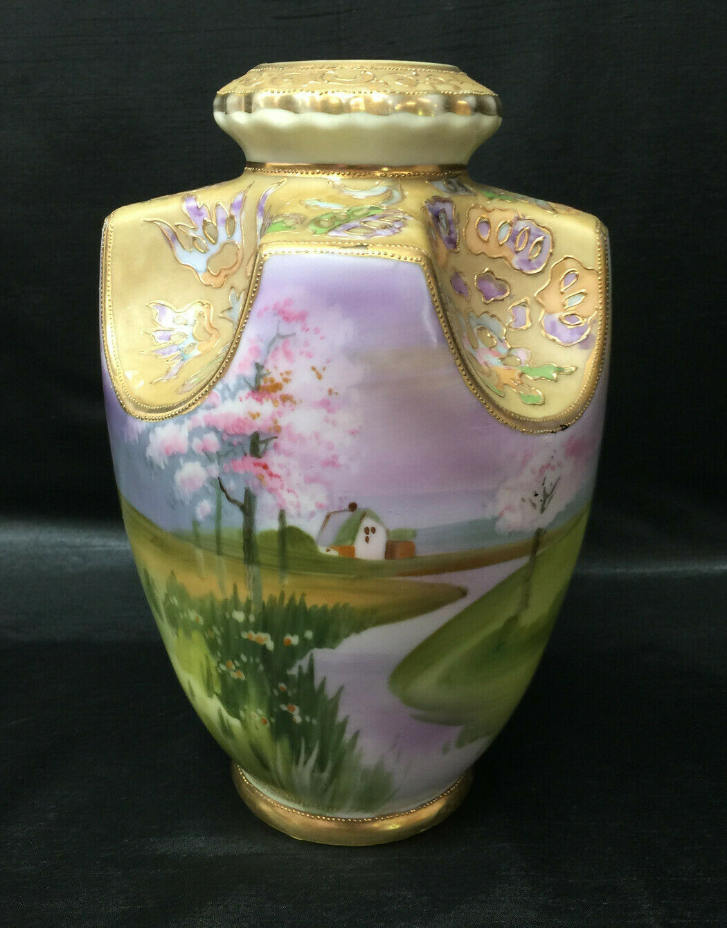 【春の野をのぞく金の額縁】オールドノリタケ 盛上 ビーディング 風景文 花瓶 金彩 - 画像 (3)