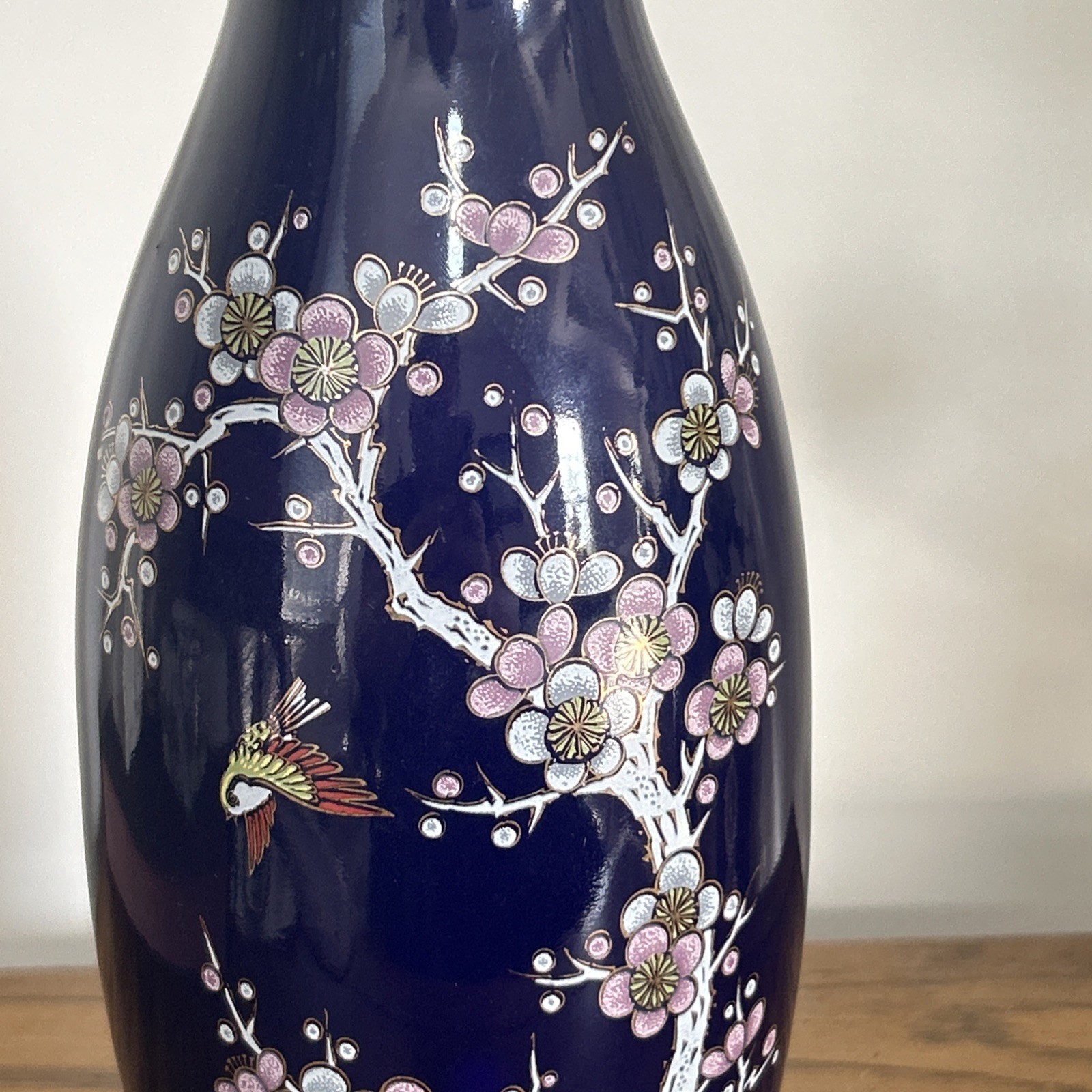【瑠璃の夜に浮かぶ梅明かり】コバルト 色絵 梅花小禽文 花瓶 金彩 - 画像 (3)