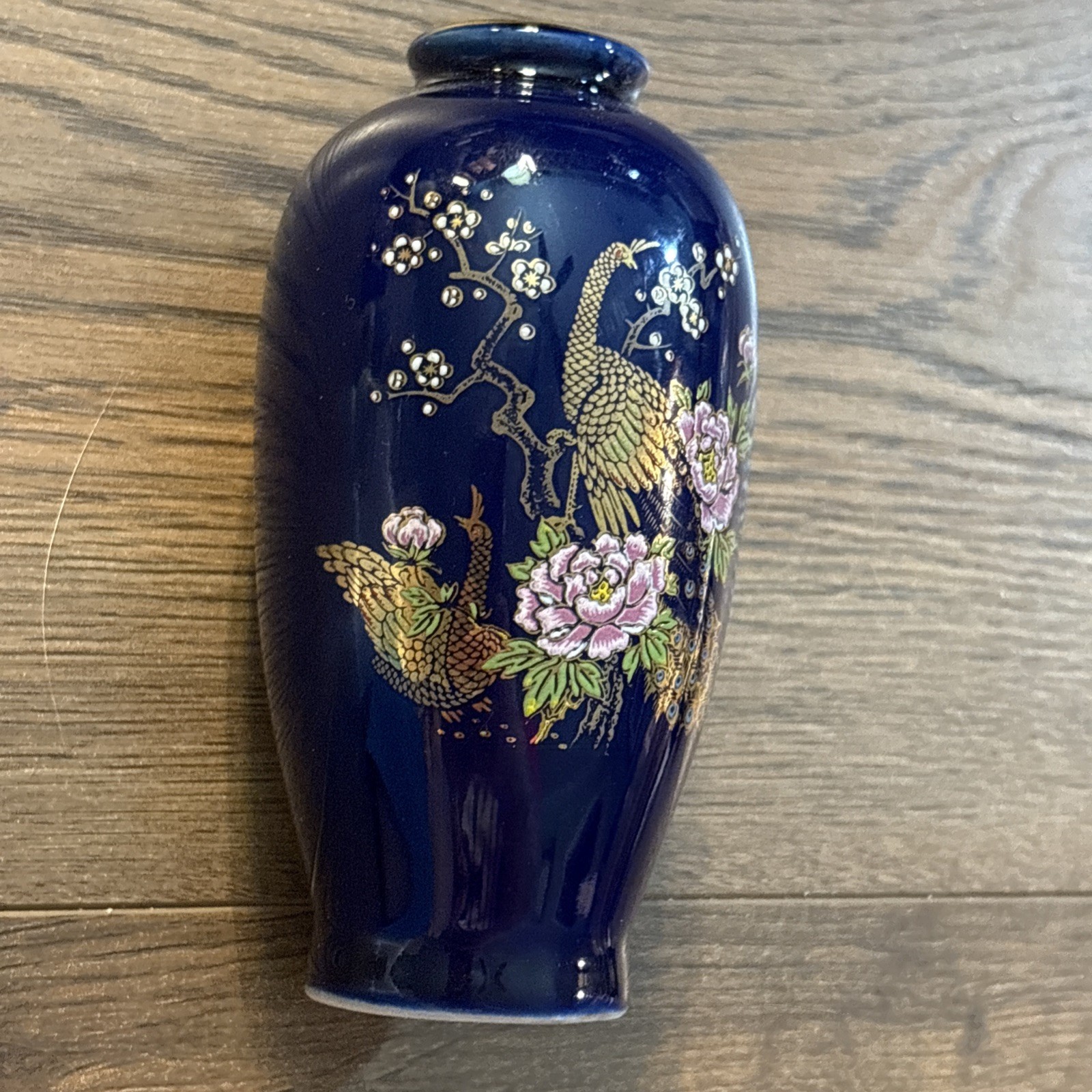 【指先ほどの瑠璃に春が来る】コバルト金彩 孔雀白梅文 小花瓶 - 画像 (2)