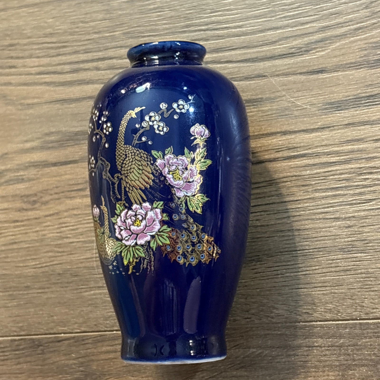 【指先ほどの瑠璃に春が来る】コバルト金彩 孔雀白梅文 小花瓶 - 画像 (3)