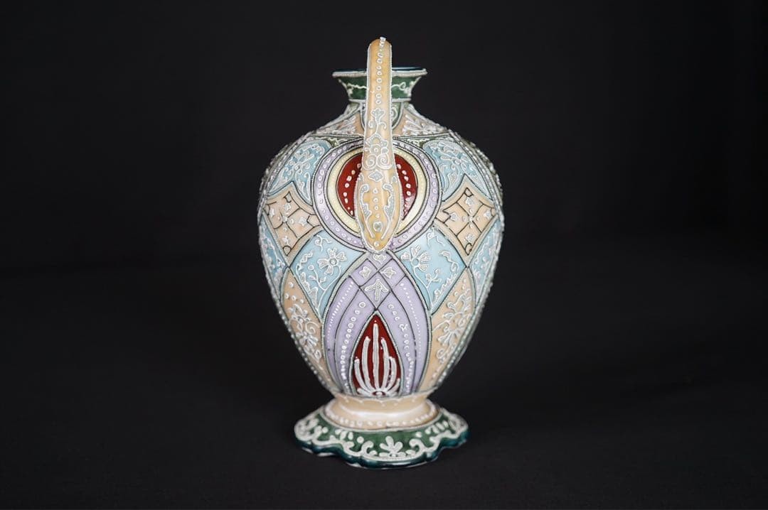 【白い線が器の骨をなぞる】オールドノリタケ 盛上 幾何文 両耳花瓶 - 画像 (2)