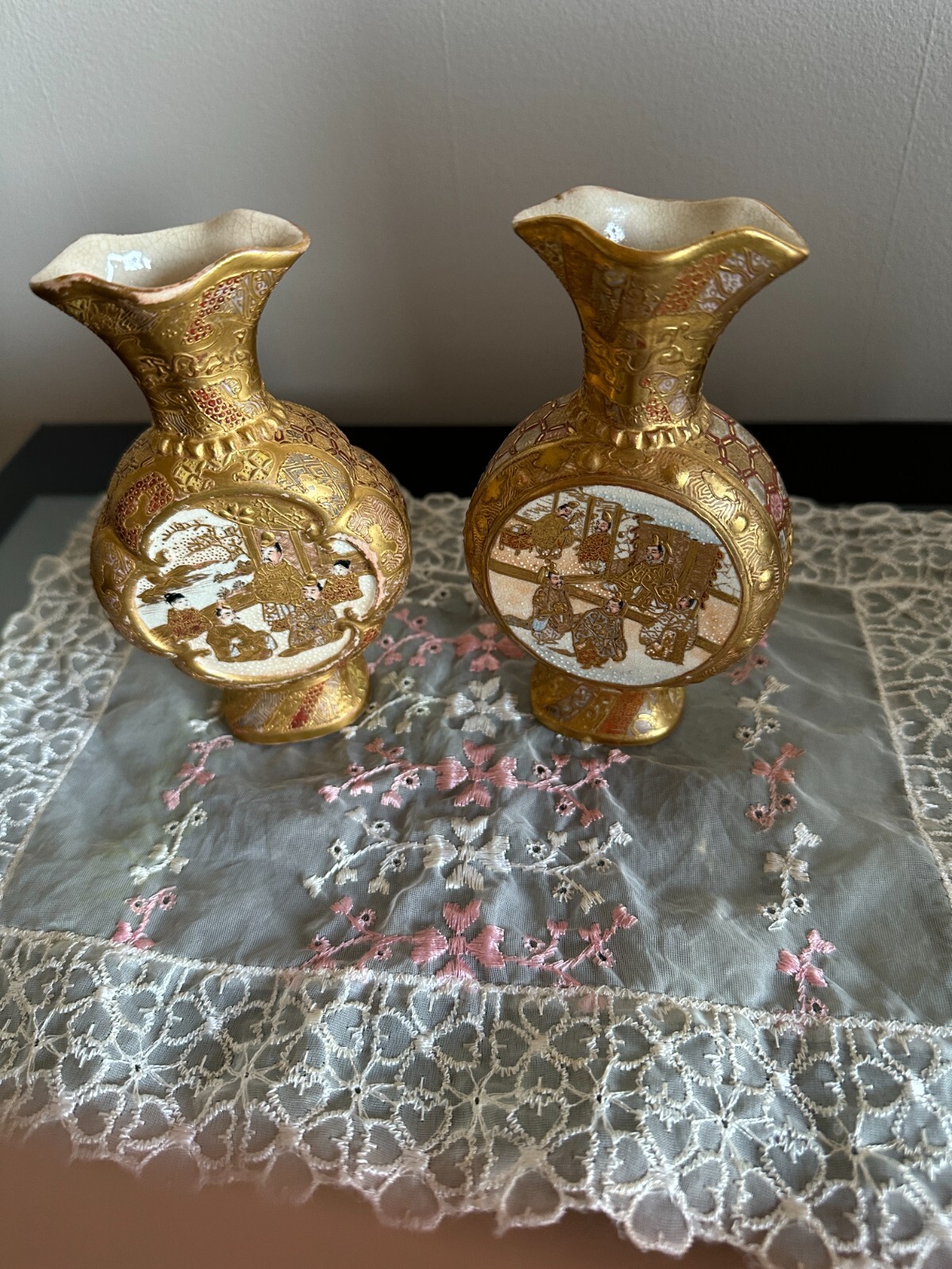 【金一色に沈む物語の窓】薩摩焼 錦光山 金彩 人物文 抱瓶 ペア - 画像 (3)