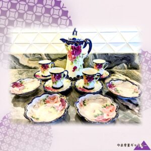 【瑠璃の縁が薔薇を抱きとめる】オールドノリタケ コバルト金彩 薔薇文 ショコラポット 13点揃