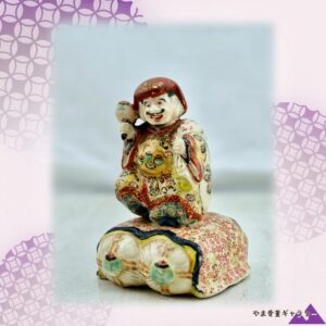 【米俵の上で槌を掲げる笑顔】薩摩焼 沈壽官 色絵金彩 大黒天 置物