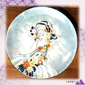 【白い結い髪に花がこぼれ落ちる】オールドノリタケ デコレディ ポンパドール ラスター彩 飾皿