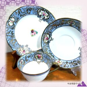 【淡青の縁を金の蔓が走る】オールドノリタケ 金盛 淡青地 薔薇文 キャビネットトリオ