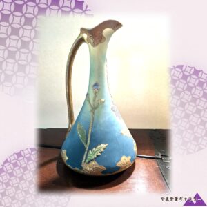 【粒の花が青の中で光を拾う】オールドノリタケ コラレン 草花文 水差 金彩
