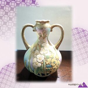 【砂糖をまとった白い花群】オールドノリタケ コラレン 花文 両耳花瓶 金彩