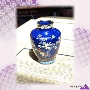 【瑠璃の夜を小鳥が渡る】七宝 有線七宝 花鳥文 花瓶 銀覆輪