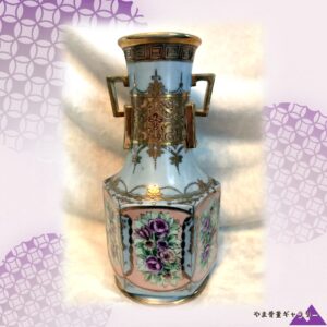 【淡青の面を金の唐草が巡る】オールドノリタケ 金盛 薔薇文 両耳 花瓶 金彩