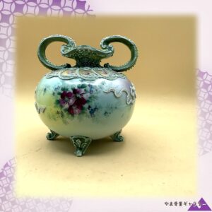 【三つの足が小さな春をささえる】オールドノリタケ 盛上 花文 両耳花瓶 金彩