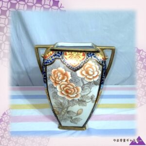 【灰色の葉が牡丹を静める】オールドノリタケ 色絵金彩 牡丹文 角形両耳花瓶