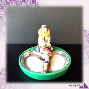 【ピエロが盆の縁に足を投げ出す】オールドノリタケ デコレディ ピエロ ラスター彩 トレイ