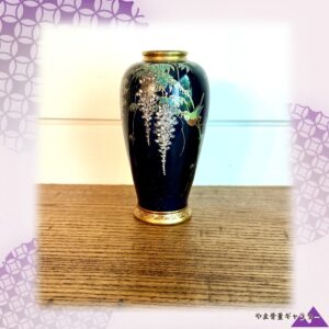 【闇に垂れる白藤と一羽】薩摩焼 神山 盛上 藤花文 花瓶 金彩