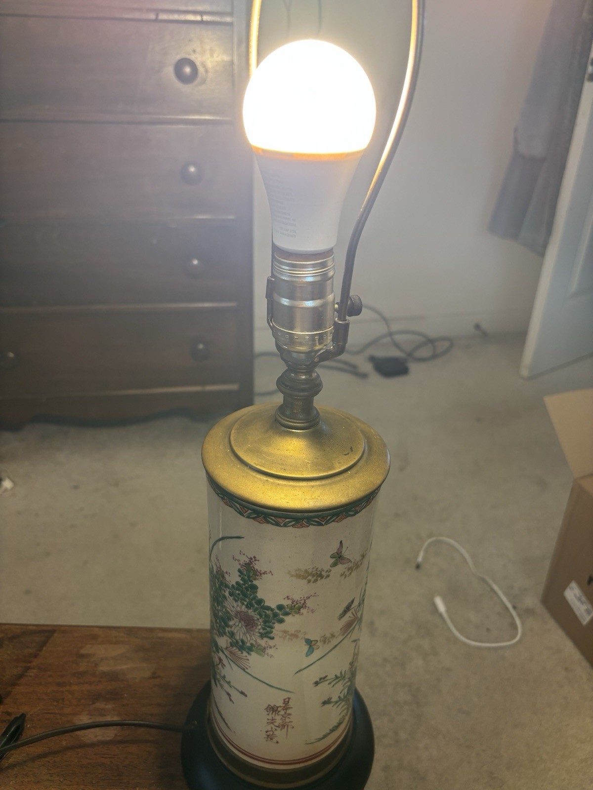 【秋草が灯りに寄り添う】薩摩焼 錦光山 色絵 秋草文 花瓶 - 画像 (3)
