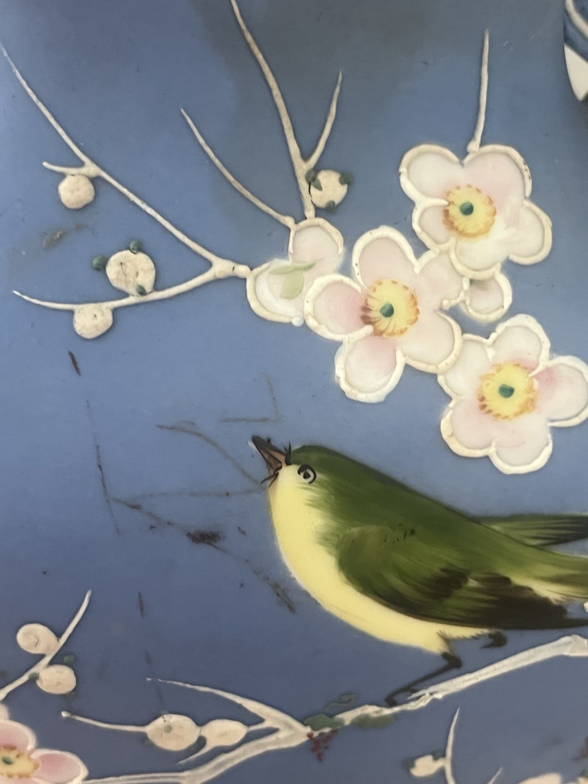 【青地に春を告げる小鳥】オールドノリタケ 盛上 花鳥文 耳付花瓶 - 画像 (3)