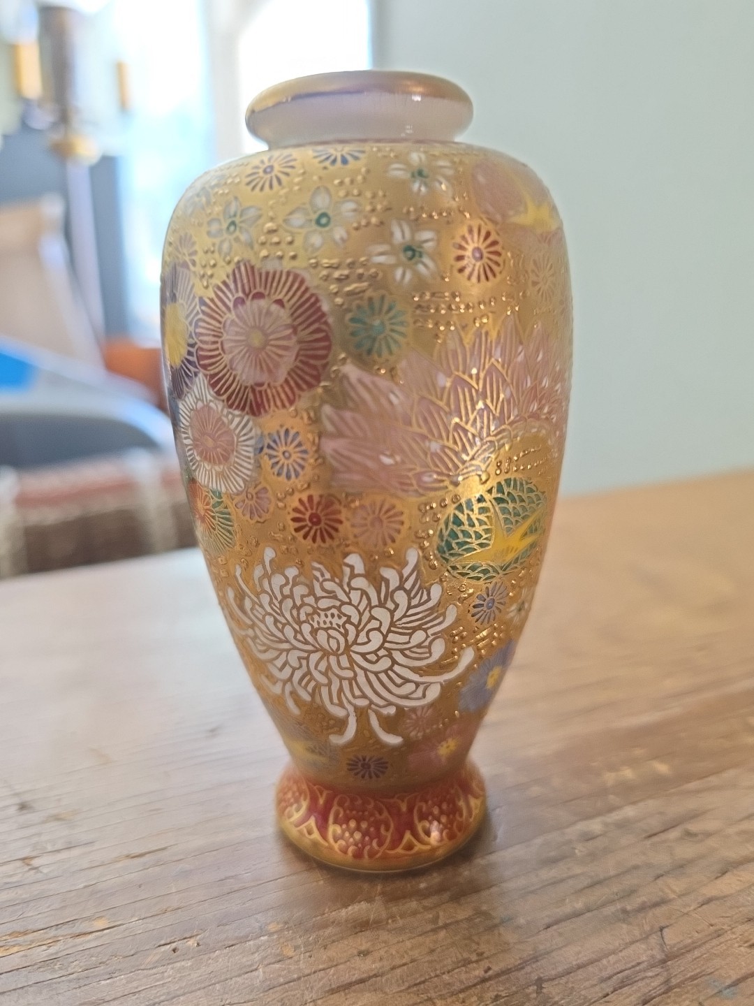 【金地を埋め尽くす千の花】薩摩焼 金彩 千花文 花瓶 色絵 - 画像 (3)