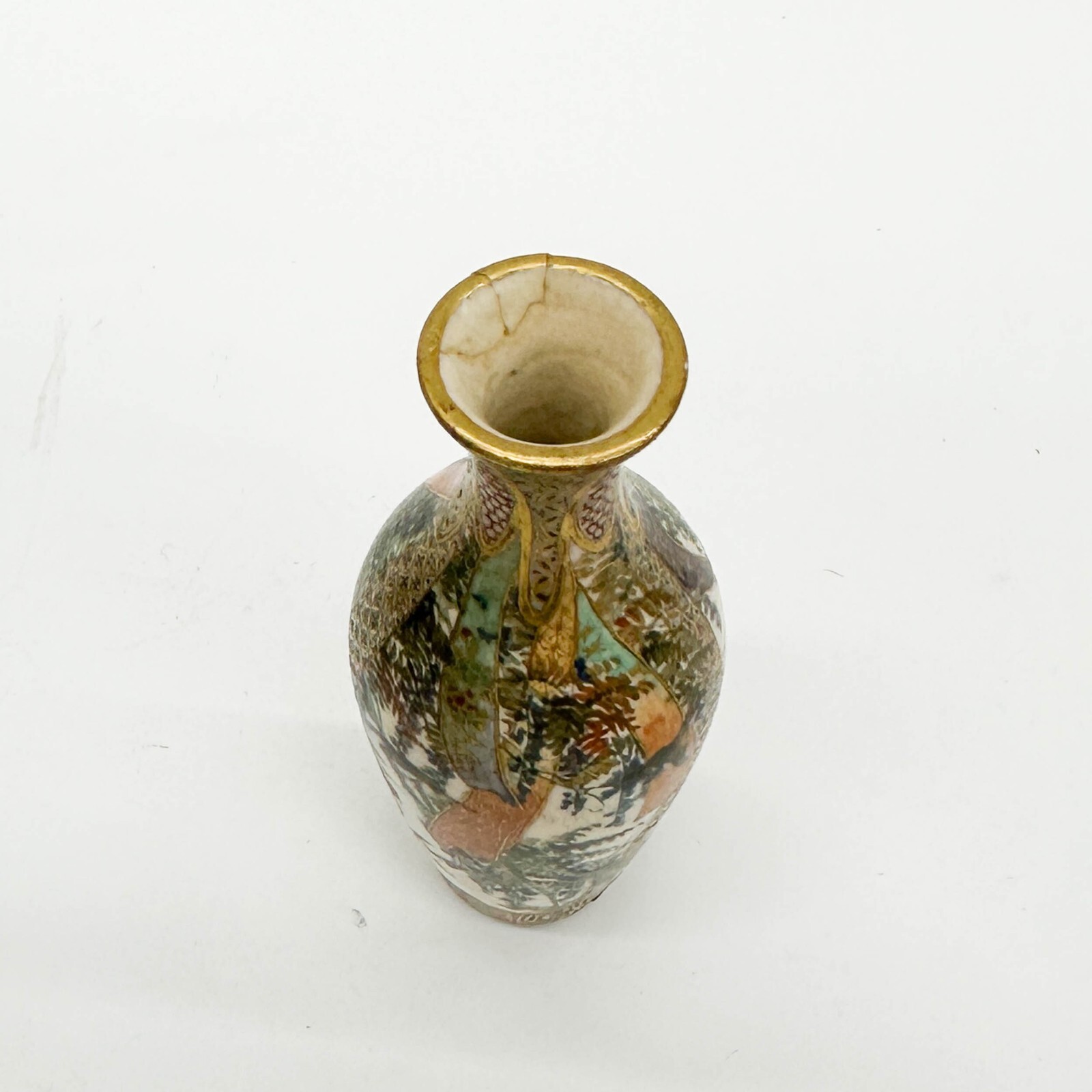 【熨斗が風にひるがえる】薩摩焼 錦光山 色絵金彩 藤花・熨斗文 花瓶 細密画 - 画像 (3)