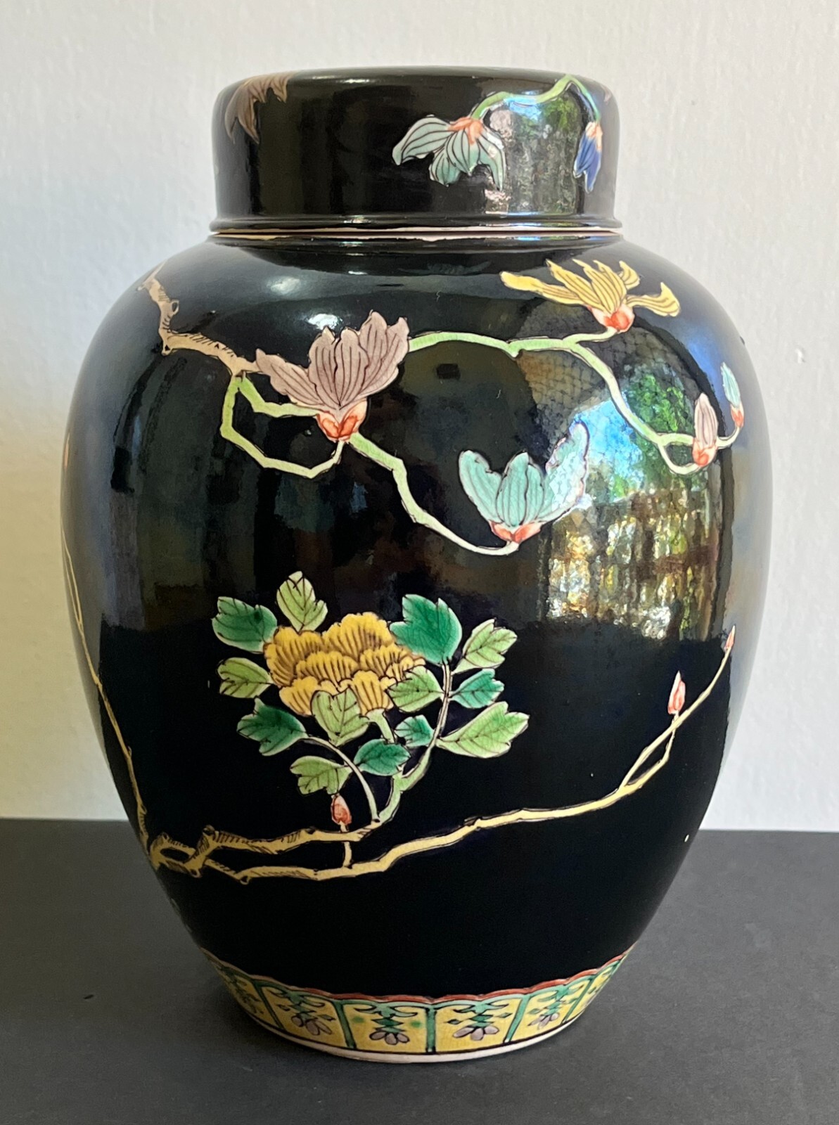 【漆黒の闇に極楽鳥が息づく】錦光山 黒地色絵 花鳥文 蓋物 - 画像 (3)