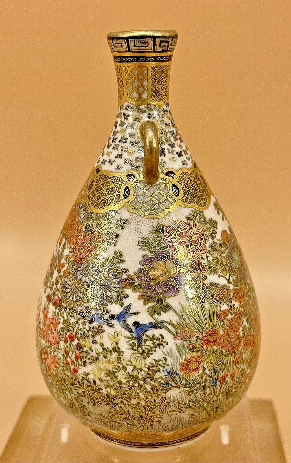 【掌の野に鶉がひそむ】薩摩焼 錦光山 細密金彩 鶉花鳥文 両耳花瓶 - 画像 (3)