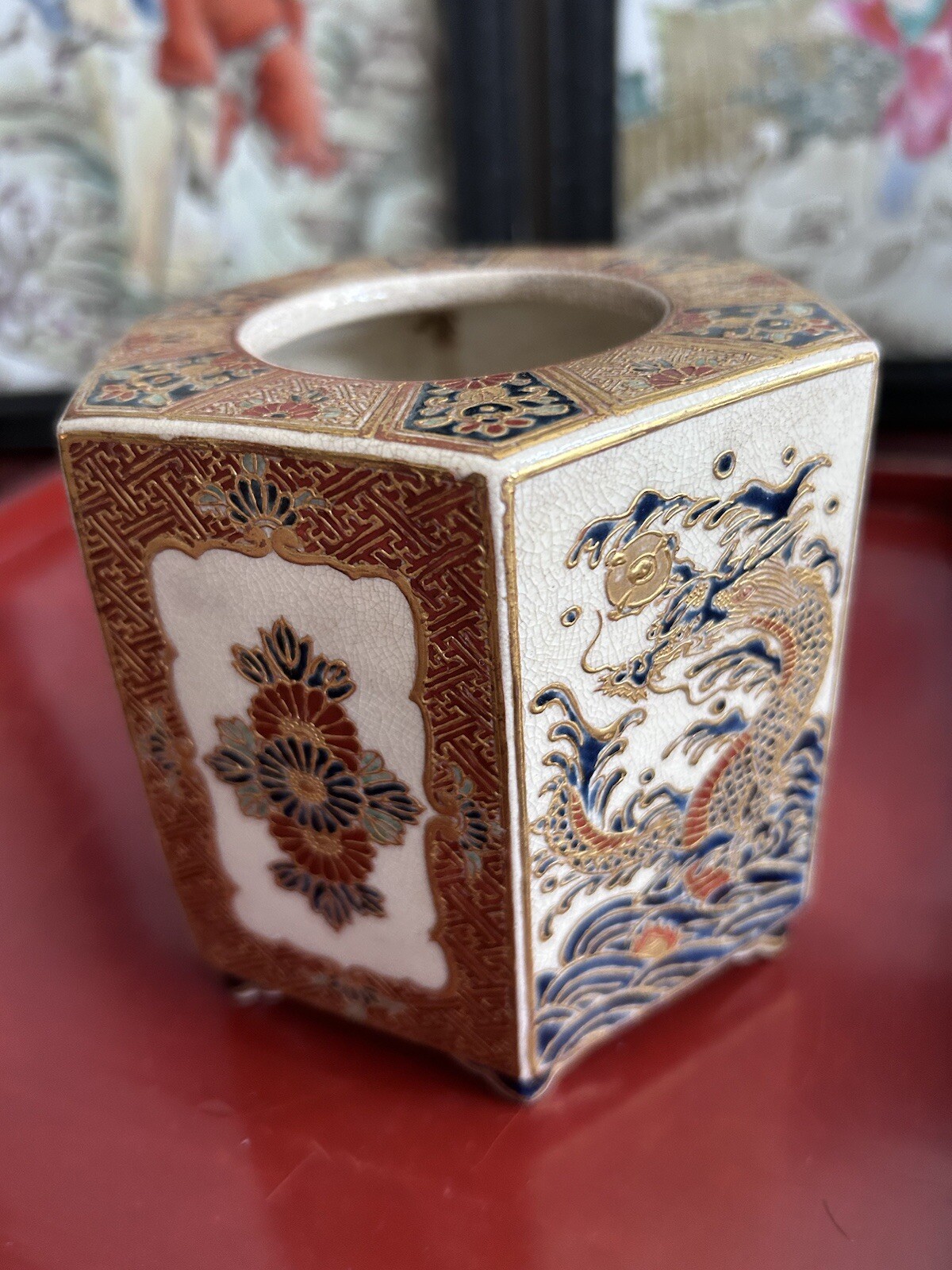 【藍の波間に龍がひそむ】薩摩焼 香山 呉須藍 金彩 龍文 香炉 - 画像 (2)