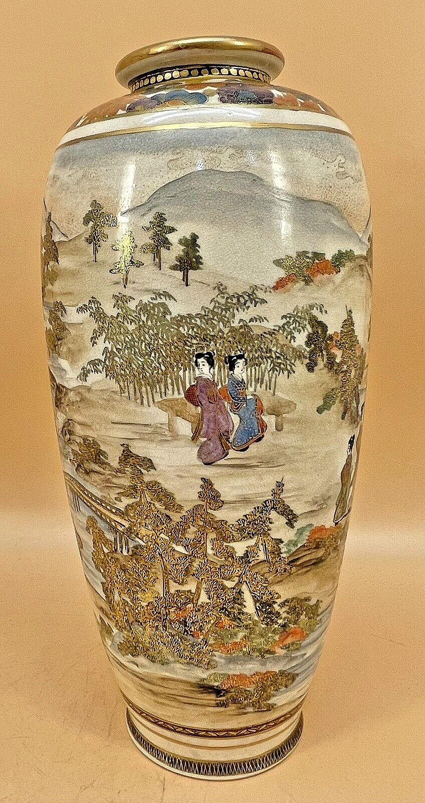 【橋を渡る前の静かな午後】薩摩焼 細密金彩 風景人物文 花瓶 - 画像 (2)