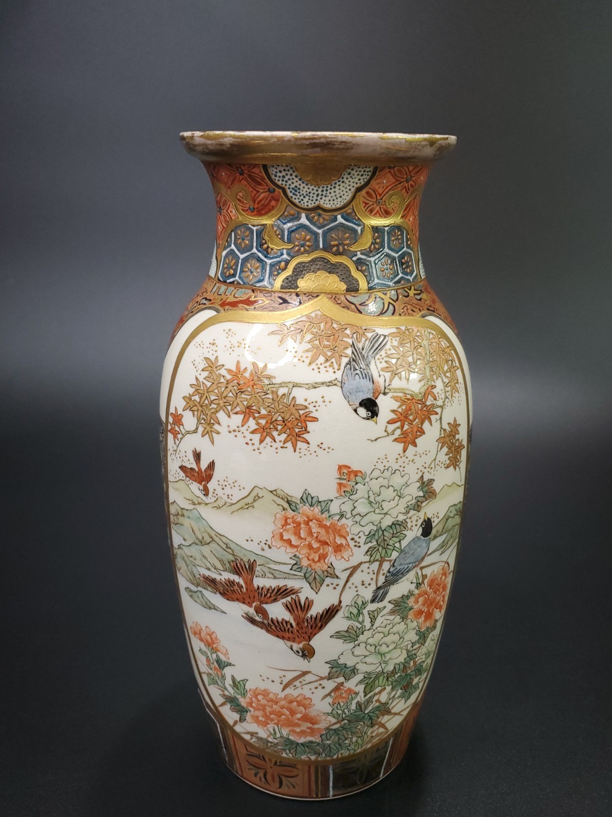 【表は人の世、裏は鳥の世】薩摩焼 色絵金彩 人物文 花鳥文 花瓶 - 画像 (3)